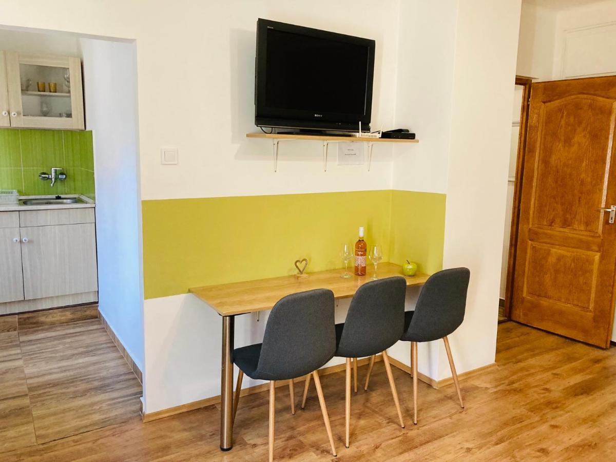 Like Apartman Eger Extérieur photo